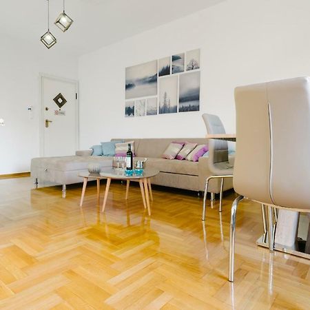 Bright 2 Bedrooms Apt. In The Heart Of Athens W Stunning Views To Acropolis Экстерьер фото